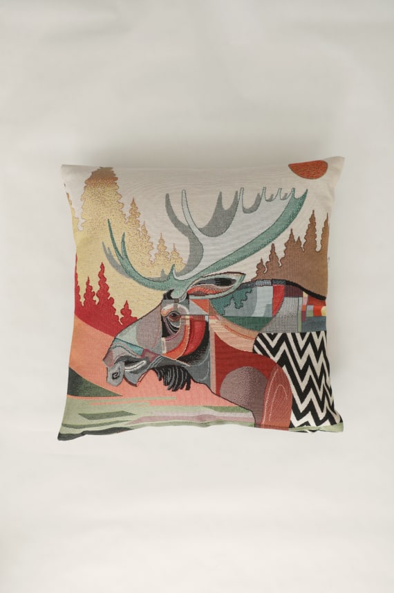 HIRVI -tyynynpäällinen kirjava